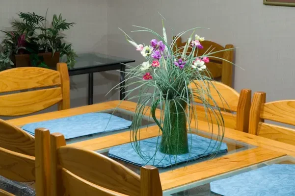 dinner-table-with-the-flower-vase-2025-10-28-21-35-13-utc