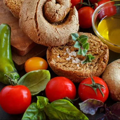 Adherencia a la dieta mediterránea y riesgo de cánceres relacionados con la obesidad